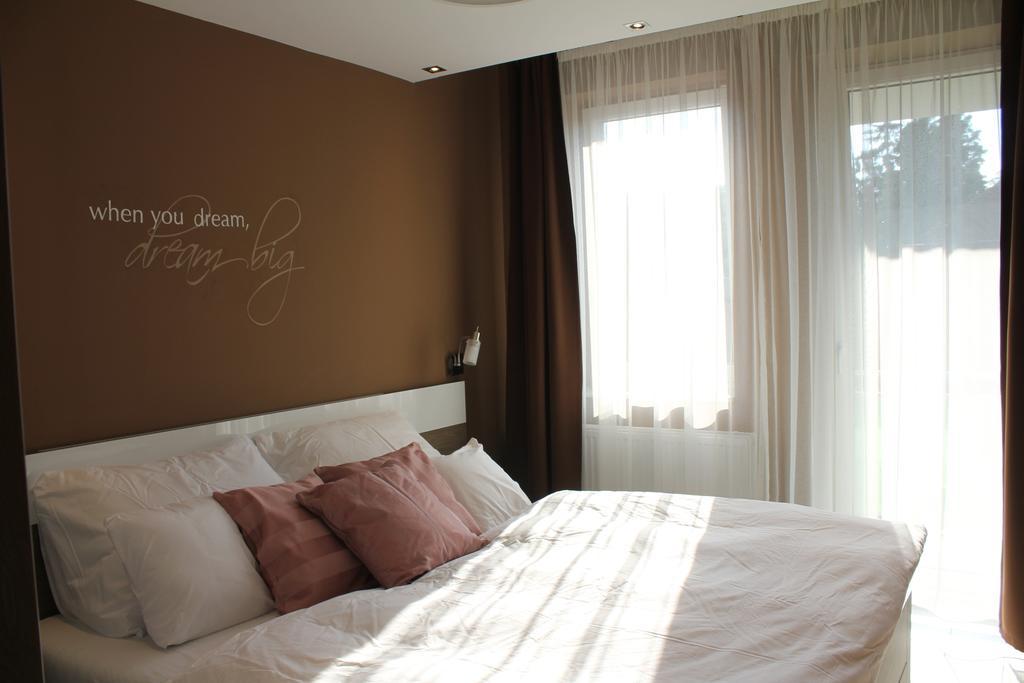 Olive Apartman Sarvar Ruang foto